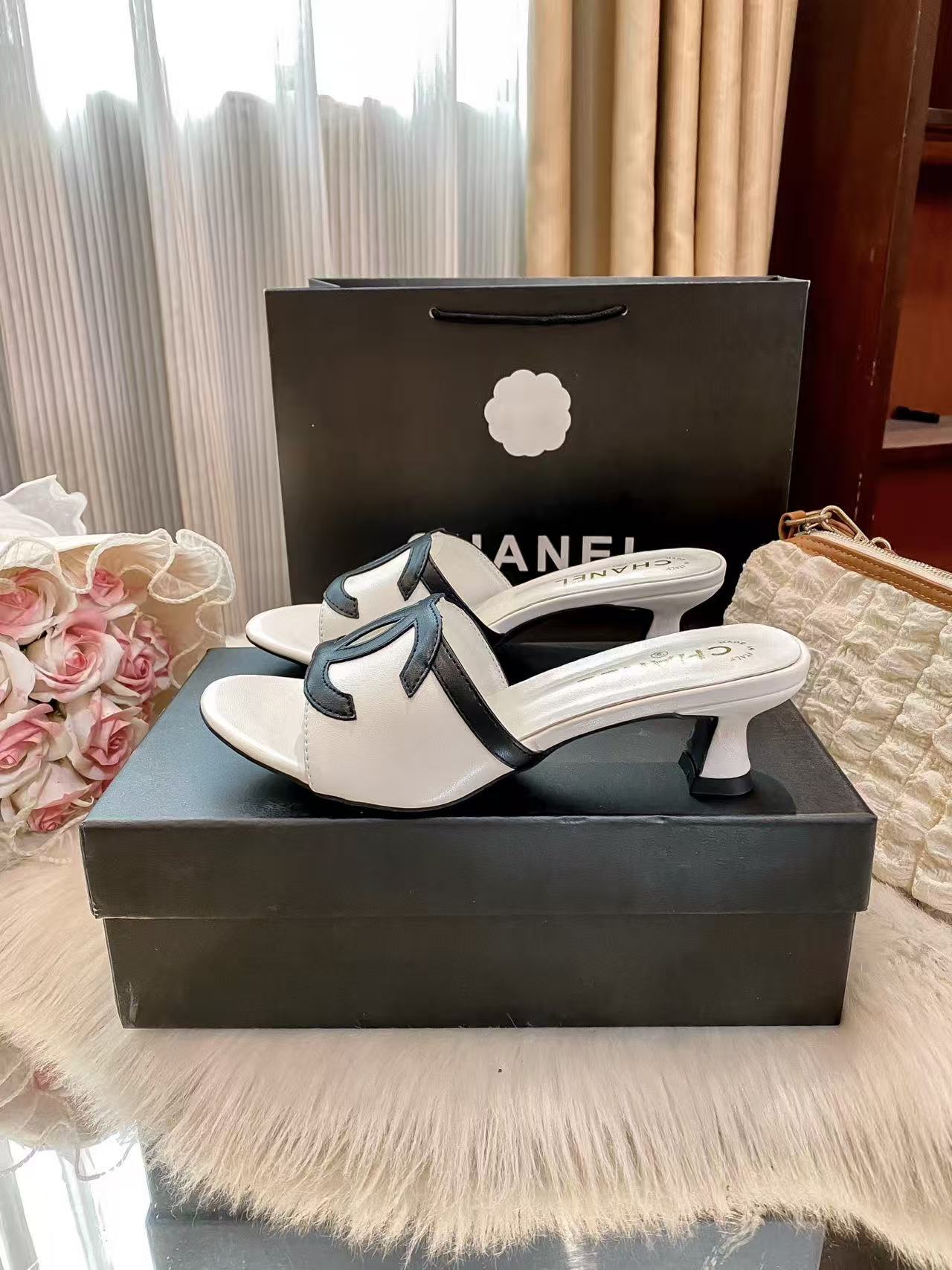 CHANE1 シンプルダブルC ローヒール【50％割引+送料無料】