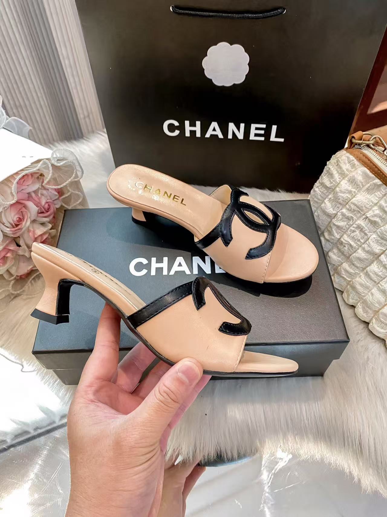 CHANE1 シンプルダブルC ローヒール【50％割引+送料無料】