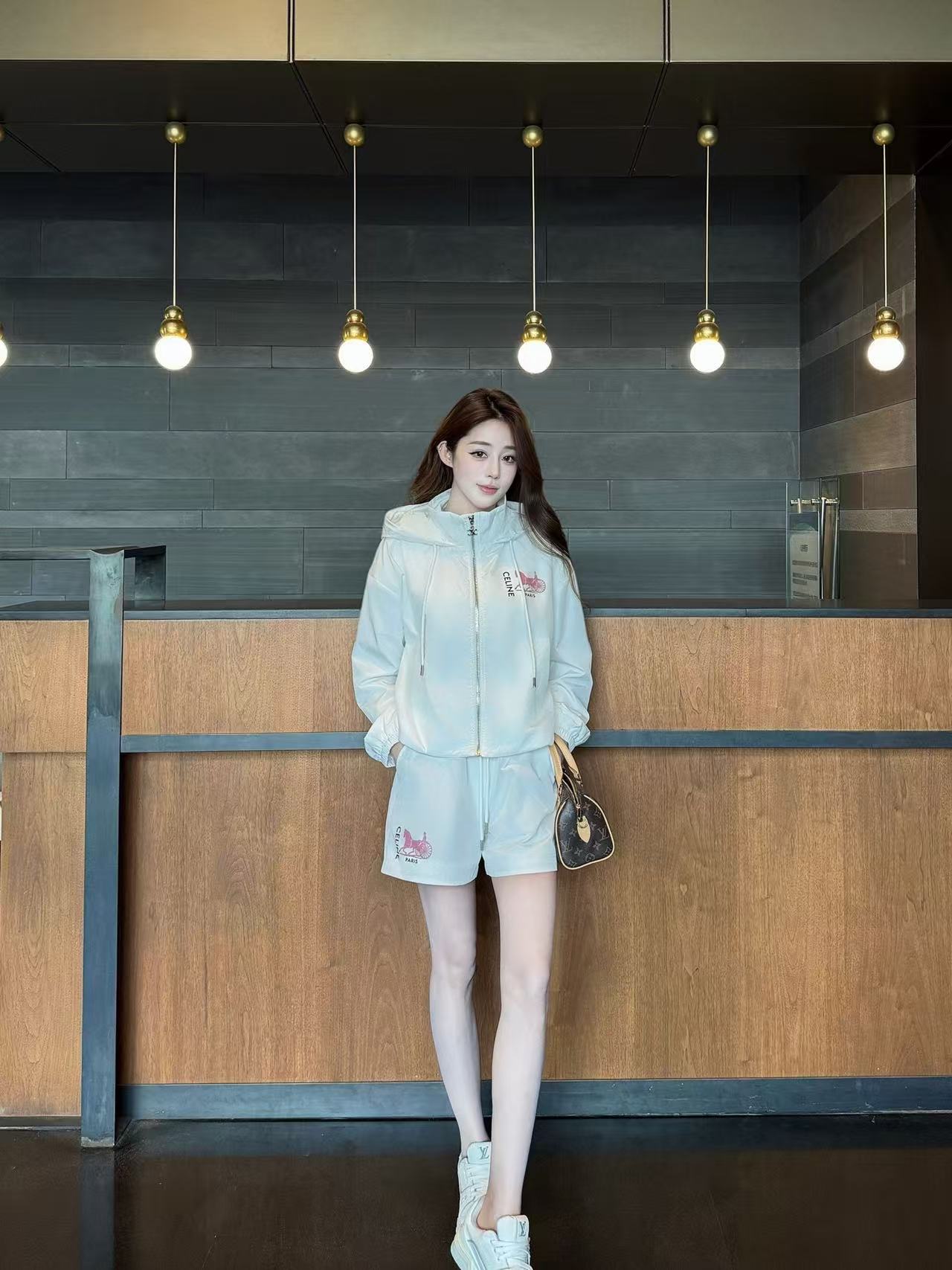 CEL1NE ショートパンツ＋フード付きジャケット ツーピースセット【50％割引+送料無料】