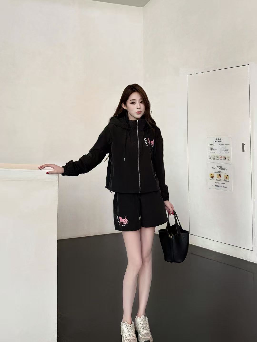 CEL1NE ショートパンツ＋フード付きジャケット ツーピースセット【50％割引+送料無料】