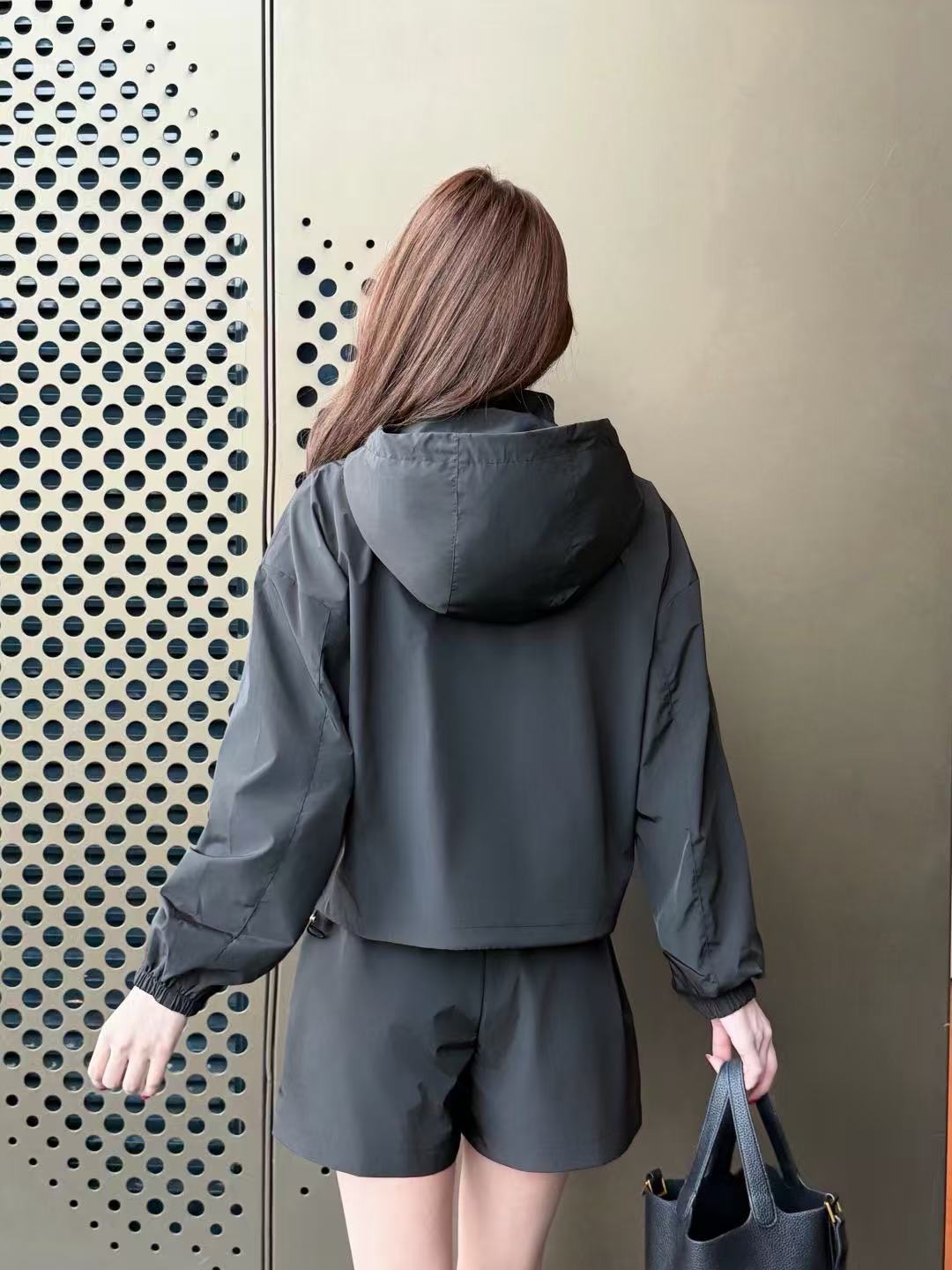 CEL1NE ショートパンツ＋フード付きジャケット ツーピースセット【50％割引+送料無料】