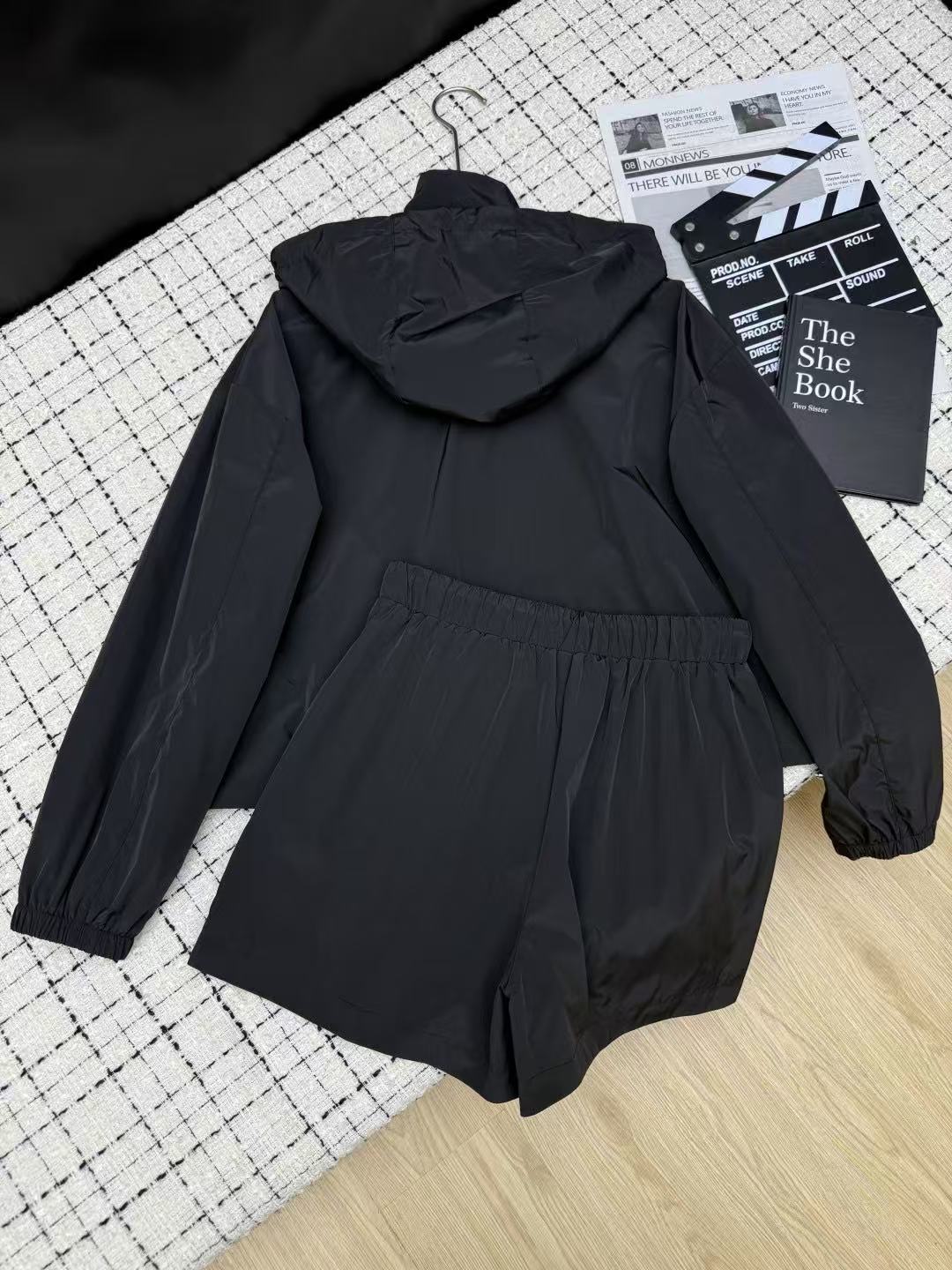 CEL1NE ショートパンツ＋フード付きジャケット ツーピースセット【50％割引+送料無料】