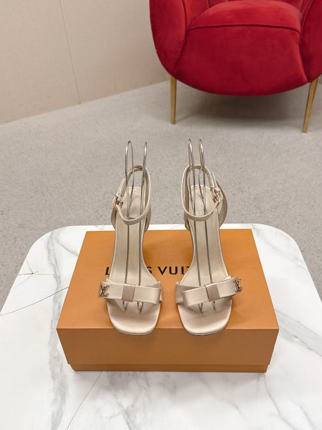 LV高品質の蝶ネクタイ付きスティレットヒール【50％割引+送料無料】