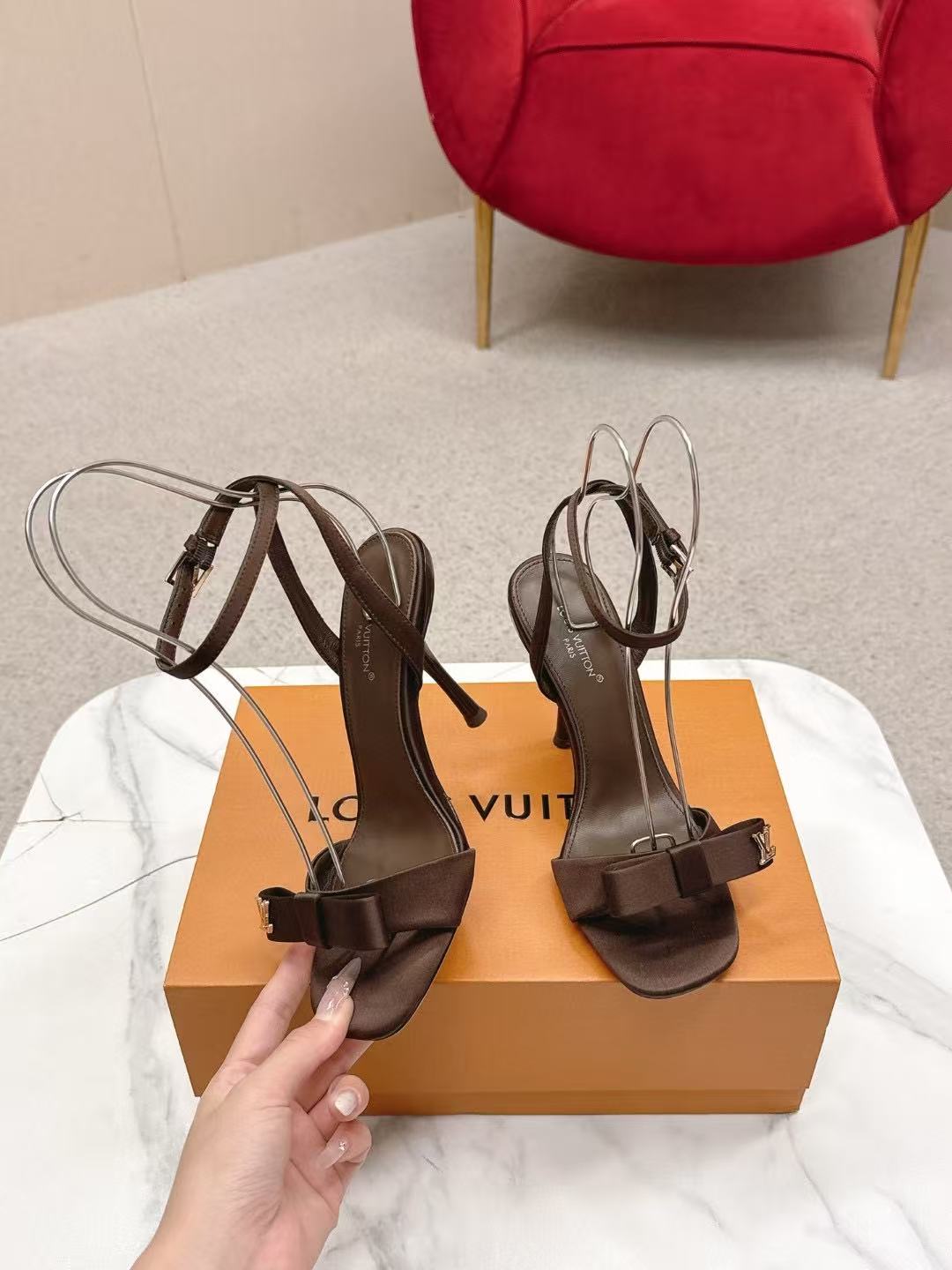 LV高品質の蝶ネクタイ付きスティレットヒール【50％割引+送料無料】