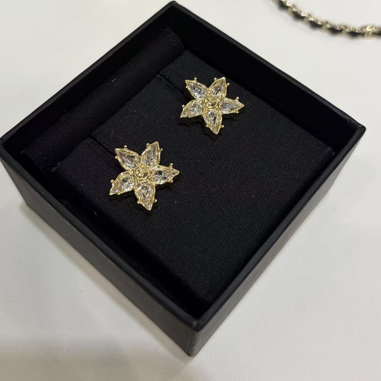 CHANE1 ダブルC ダイヤモンドスタッドピアス【50％割引+送料無料】