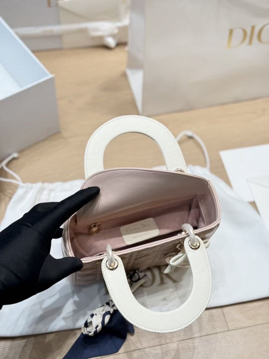 DIOR Ladyラムスキンハンドバッグ【50％割引+送料無料】