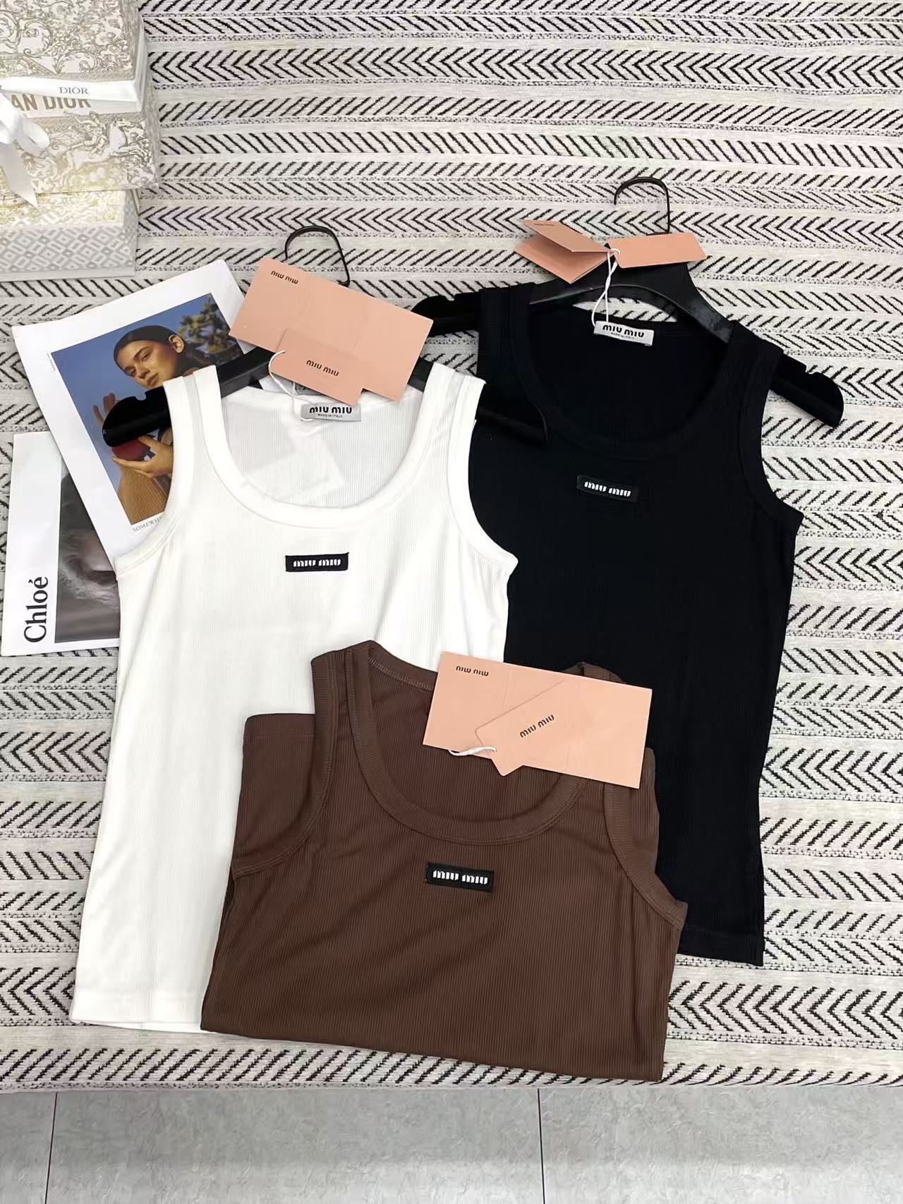 M1UM1UシンプルなレターベストTシャツ【50％割引+送料無料】