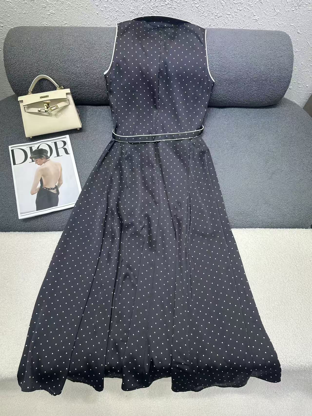 DI0R高品質のドット柄Vネックノースリーブドレス【50％割引+送料無料】