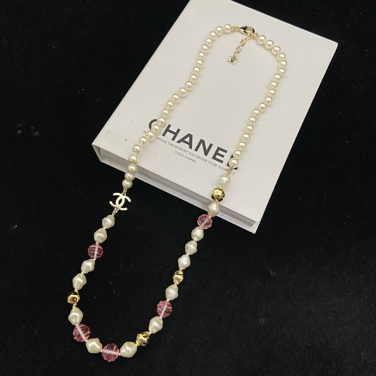 CHANE1 ダブルC ジェムストーンパールネックレス【50％割引+送料無料】