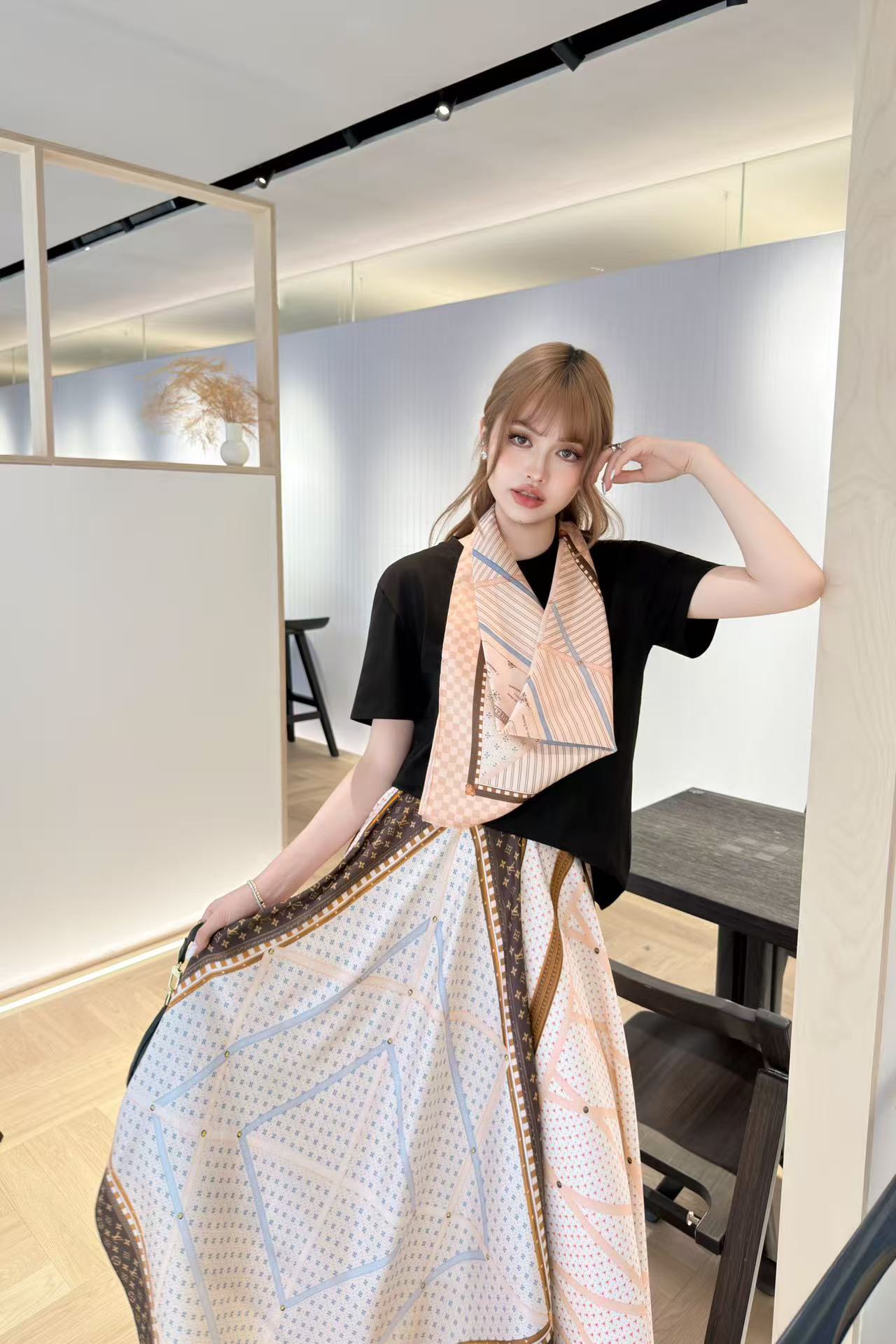 LVプリントTシャツ＋スカートのツーピースセット【50％割引+送料無料】