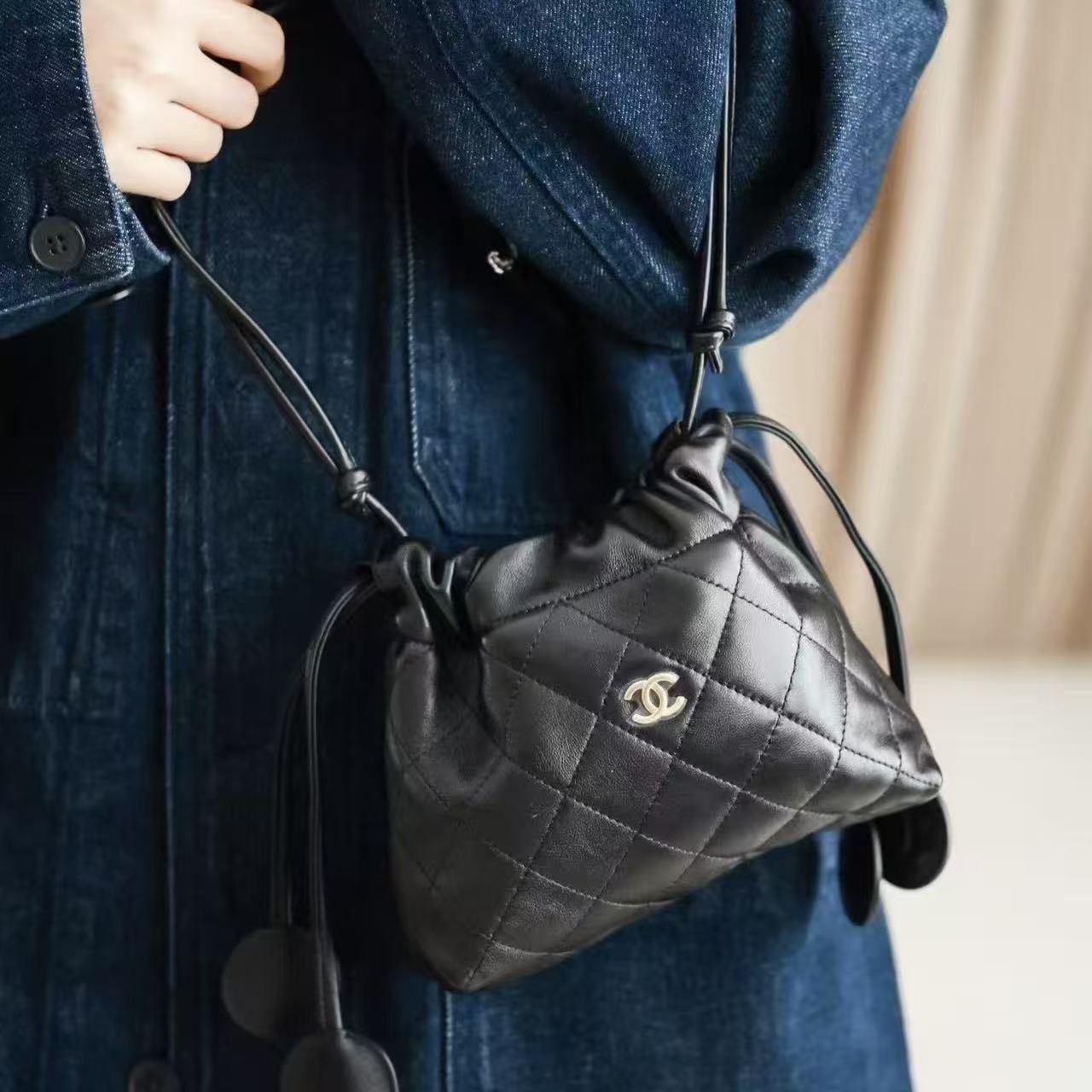 CHANE1 ドローストリング レザーショルダーバッグ【50％割引+送料無料】