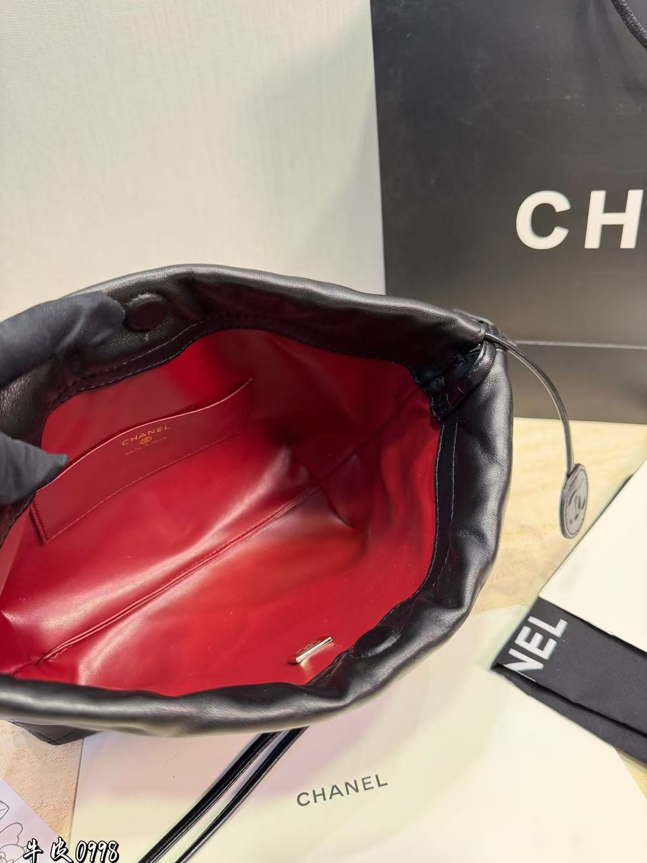 CHANE1 ドローストリング レザーショルダーバッグ【50％割引+送料無料】