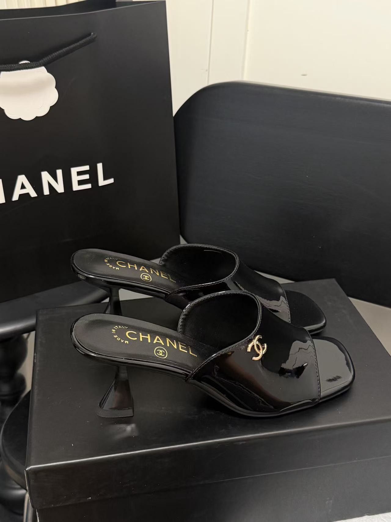 CHANE1 ダブルC ローヒール【50％割引+送料無料】
