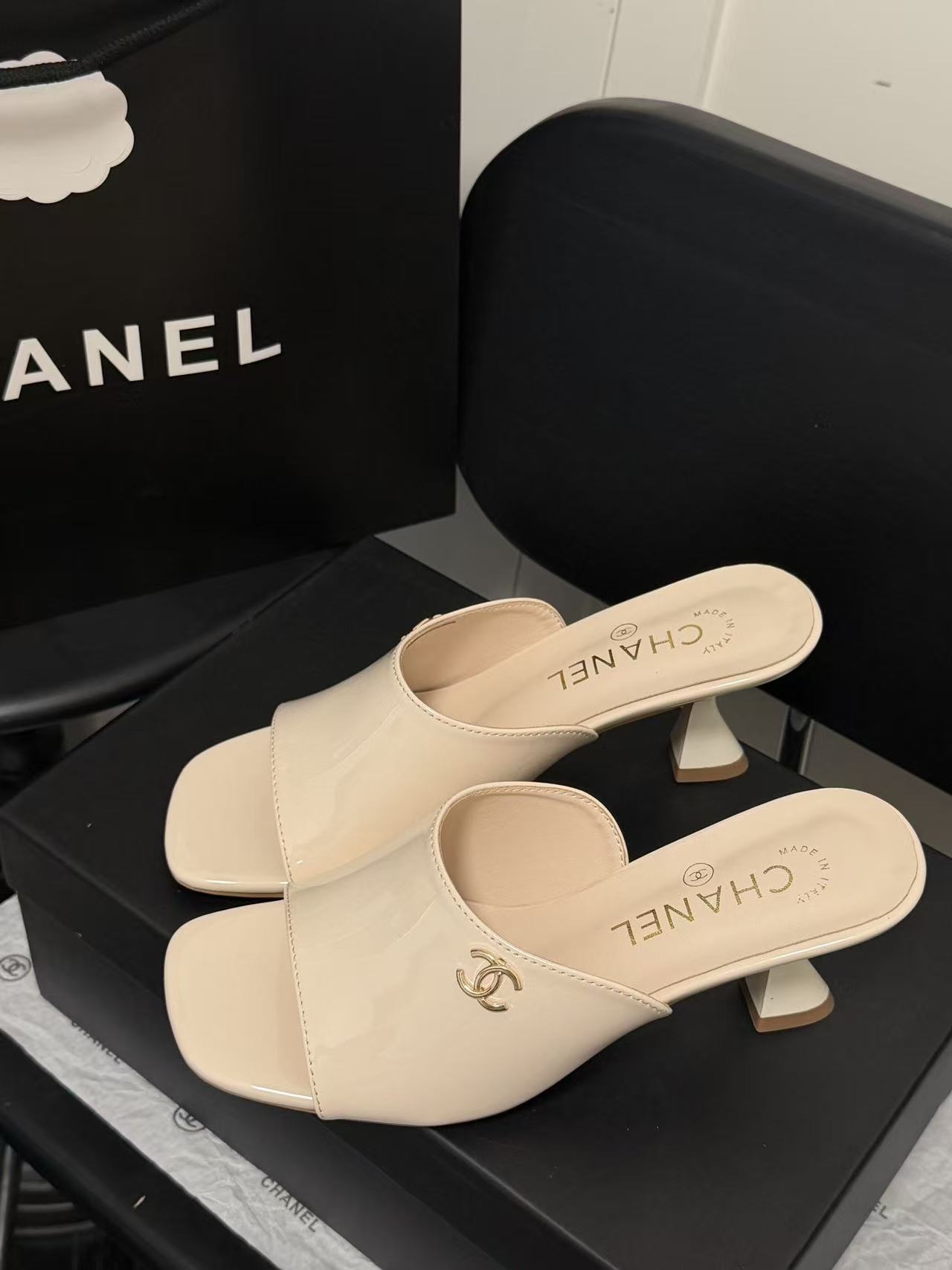 CHANE1 ダブルC ローヒール【50％割引+送料無料】