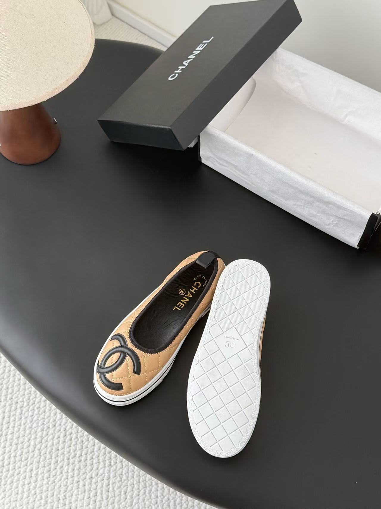 CHANEL 高品質 ダブルC プラットフォーム・フラットシューズ【50％割引+送料無料】