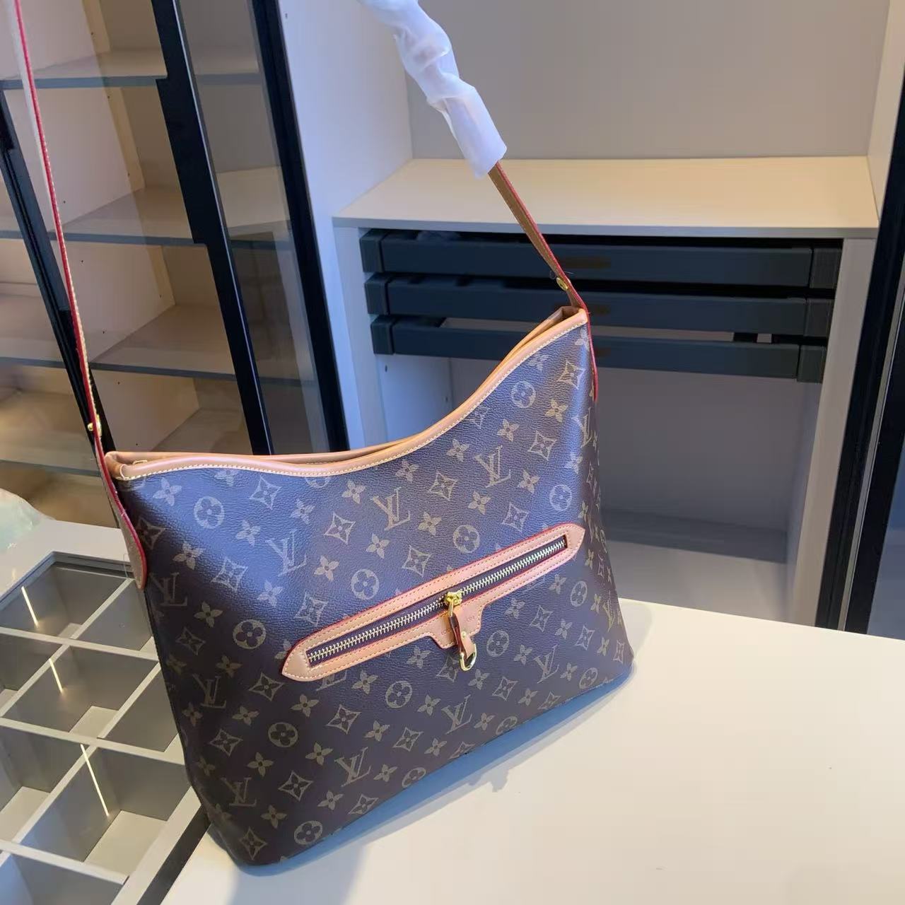 【LV  】コンビネーション3点セット【50％割引+送料無料】X995