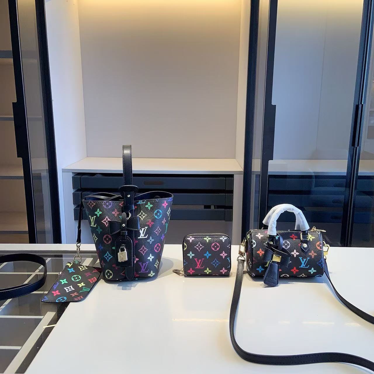 【LV  】コンビネーション3点セット【50％割引+送料無料】X681