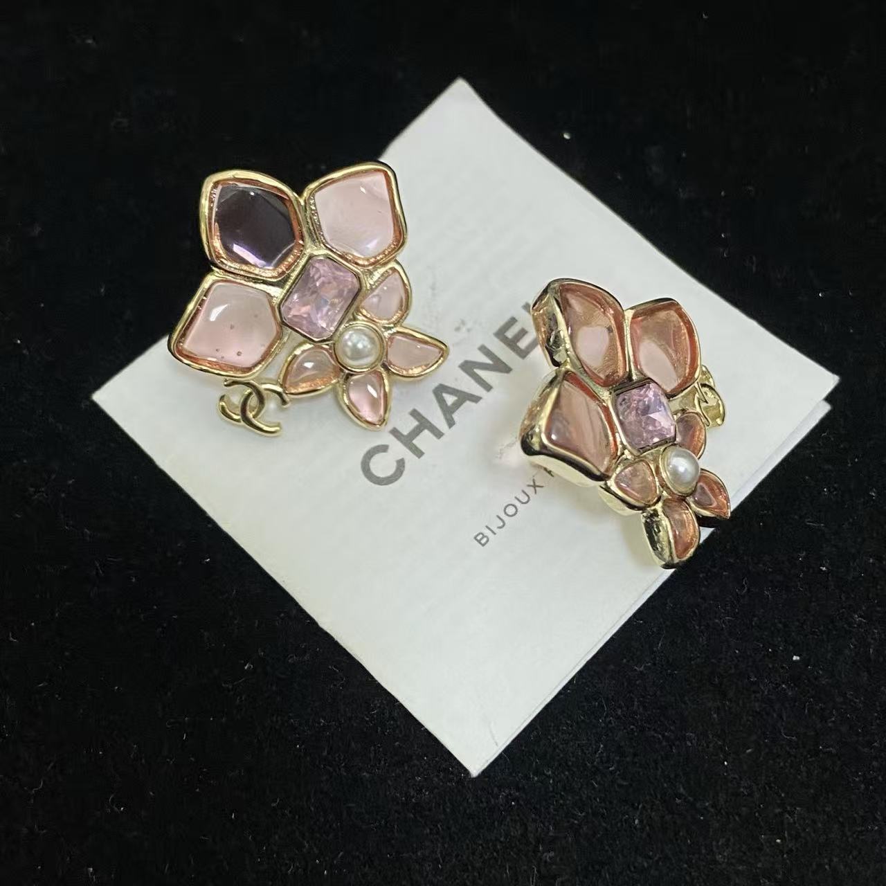 CHANE1 ダブルC ピンクフラワーイヤリング【50％割引+送料無料】
