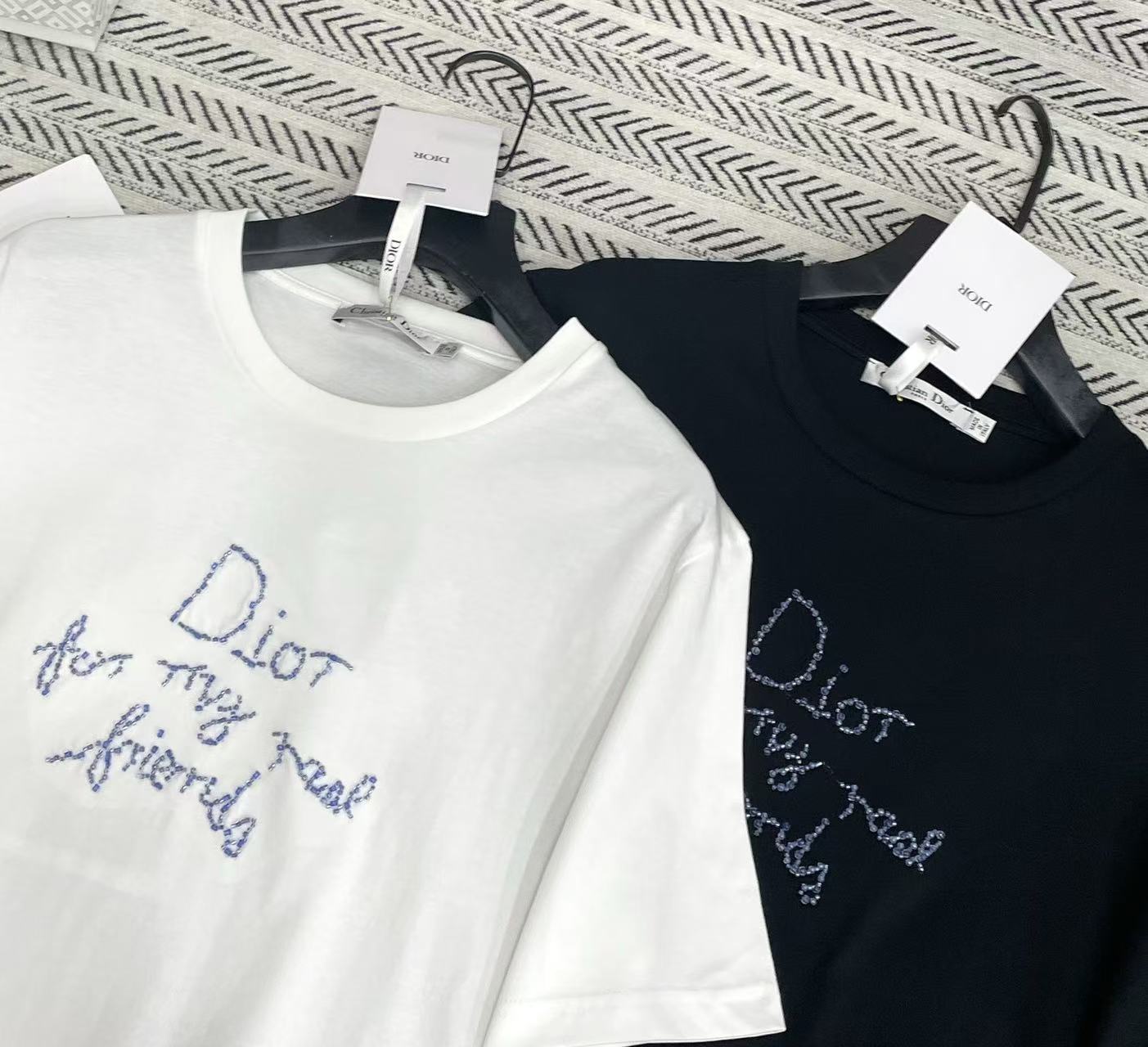 DIOR ビーズレターTシャツ【50％割引+送料無料】