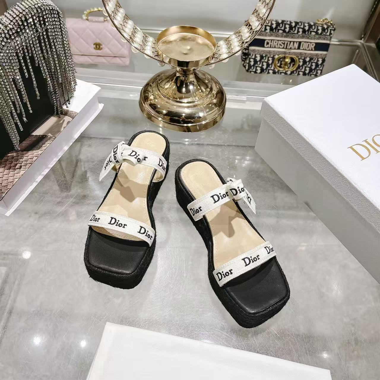 DIOR 上質なプラットフォーム編み込みサンダル【50％割引+送料無料】