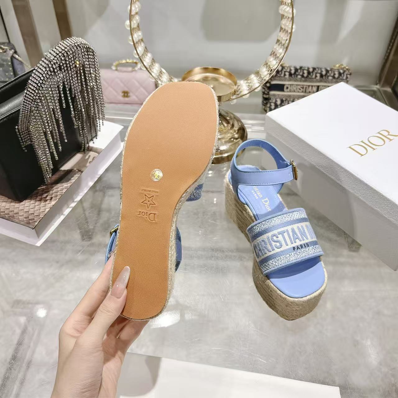 DIOR 高品質 編み込みレター プラットフォームサンダル【50％割引+送料無料】