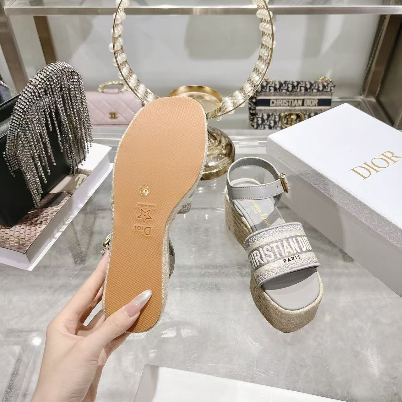 DIOR 高品質 編み込みレター プラットフォームサンダル【50％割引+送料無料】