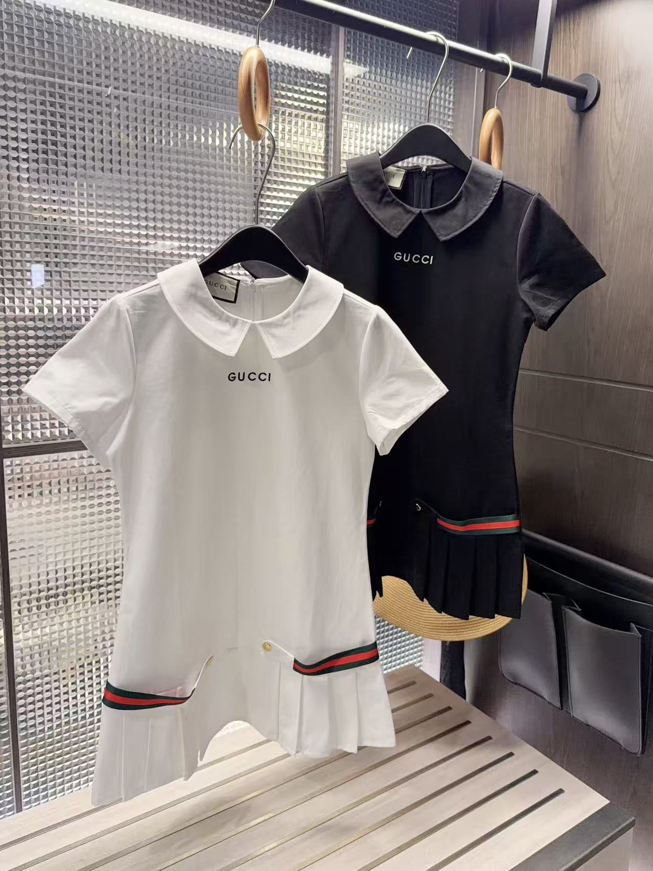 GUCCI シンプルな襟付きワンピース【50％割引+送料無料】