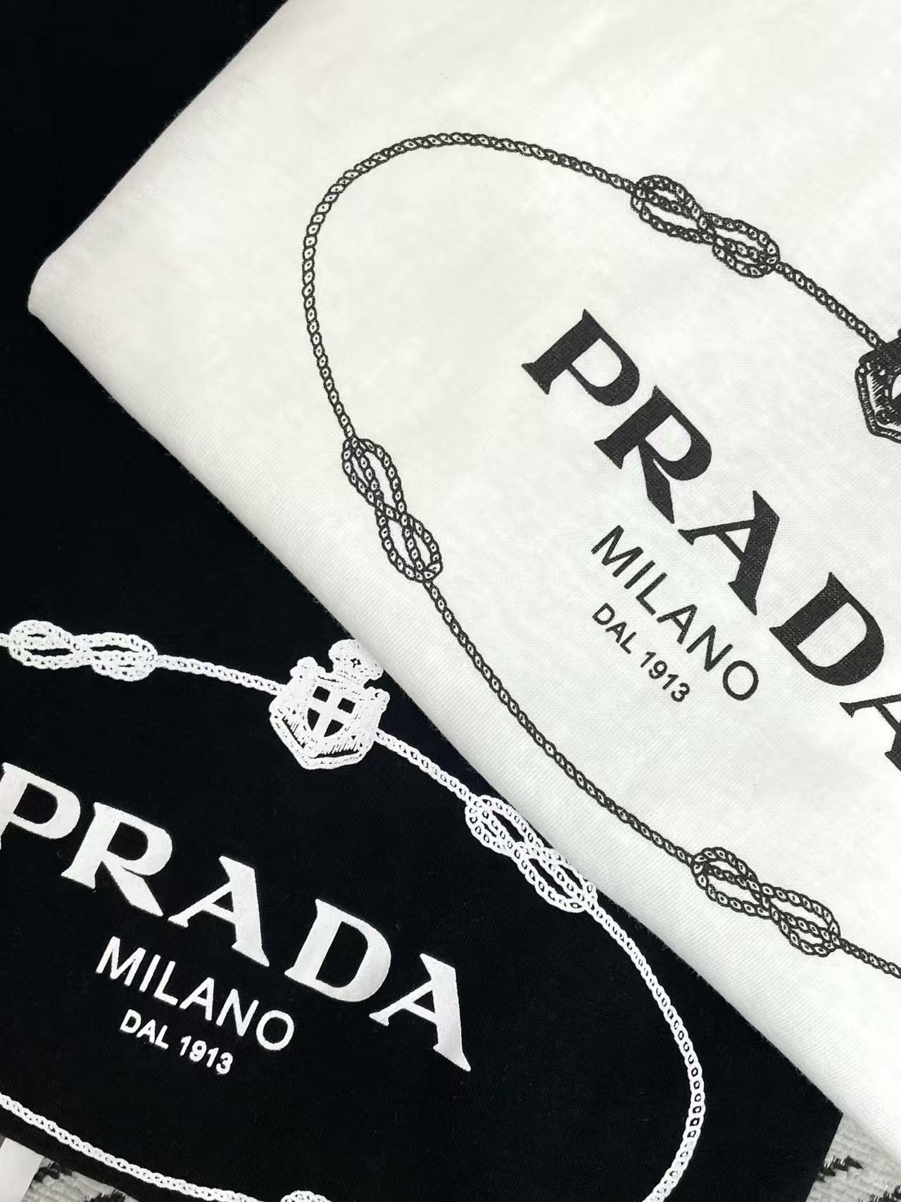 PR4DA シンプルVネックレターTシャツ【50％割引+送料無料】