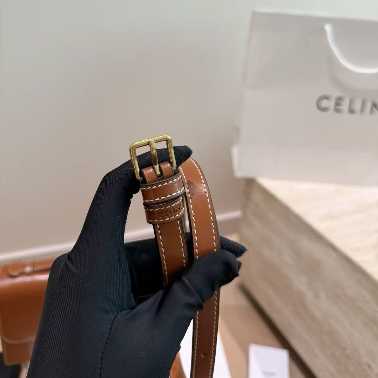 CEL1NE 凱旋門レザーショルダーバッグ【50％割引+送料無料】