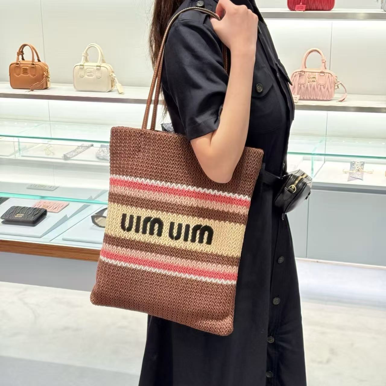 M1UM1Uカラフルな編み込みショッピングバッグ【50％割引+送料無料】