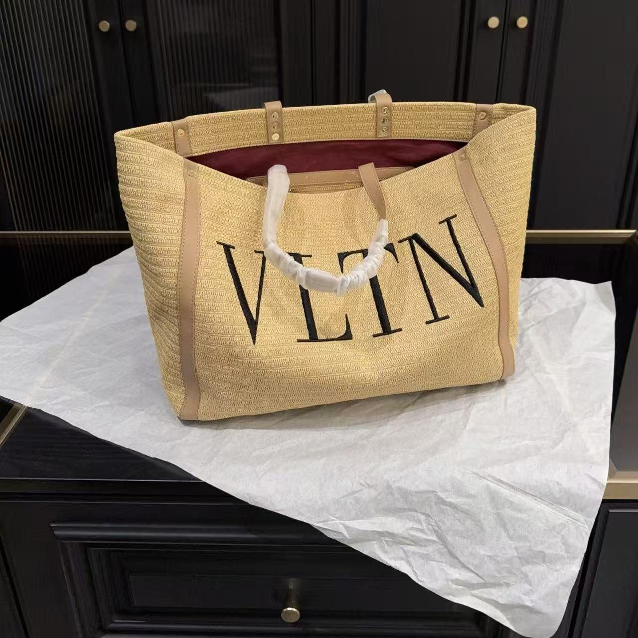 VALENT1NO ストロートートバッグ【50％割引+送料無料】