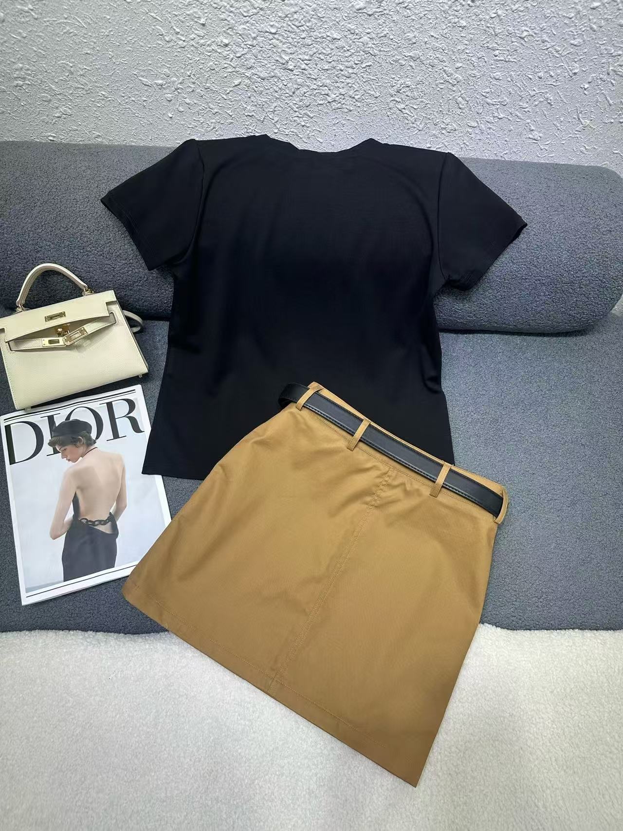 DIOR 高級Tシャツ＋スカート 2点セット【50％割引+送料無料】