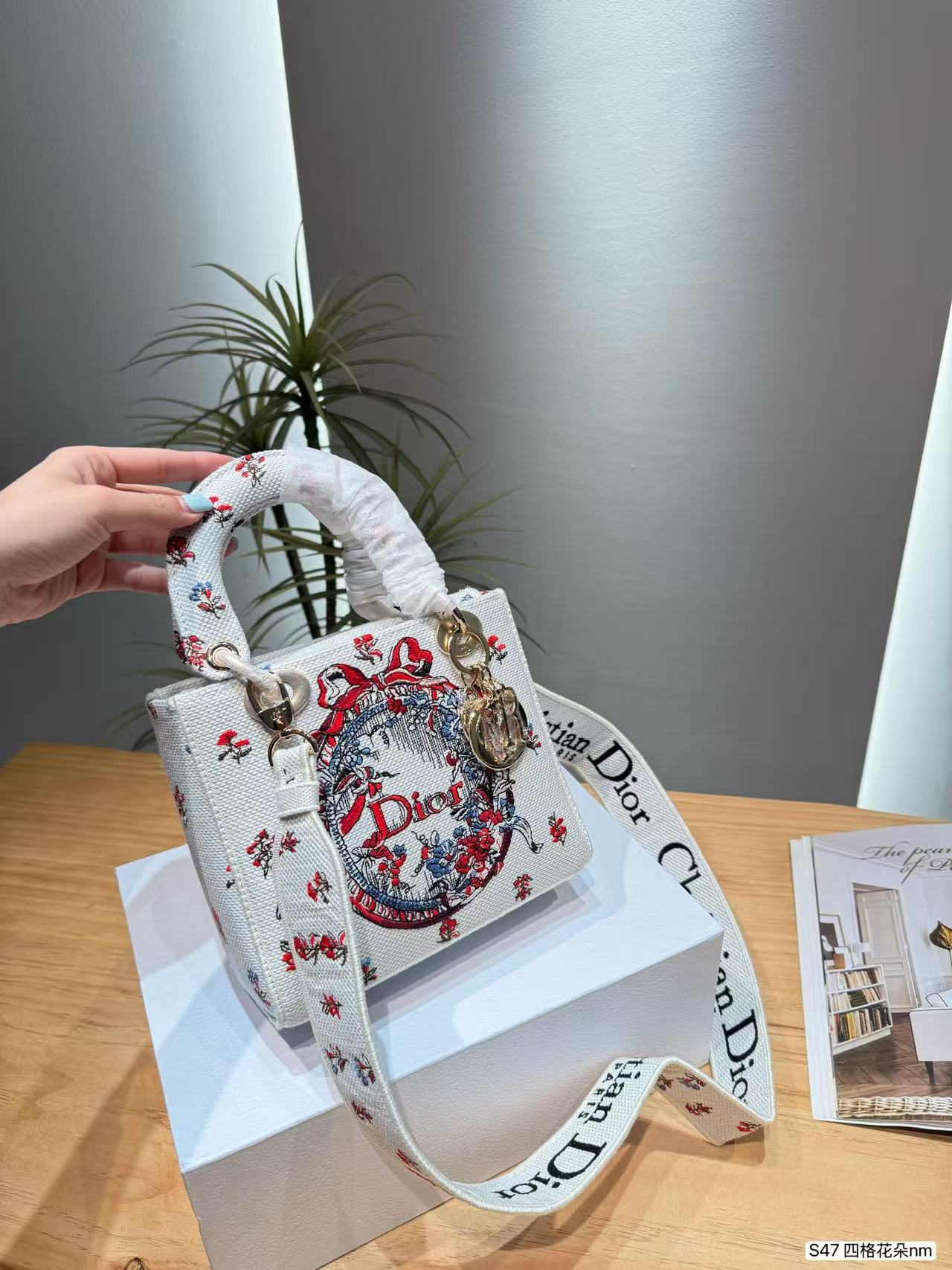 DI0R Lady刺繍入りハンドバッグ【50％割引+送料無料】