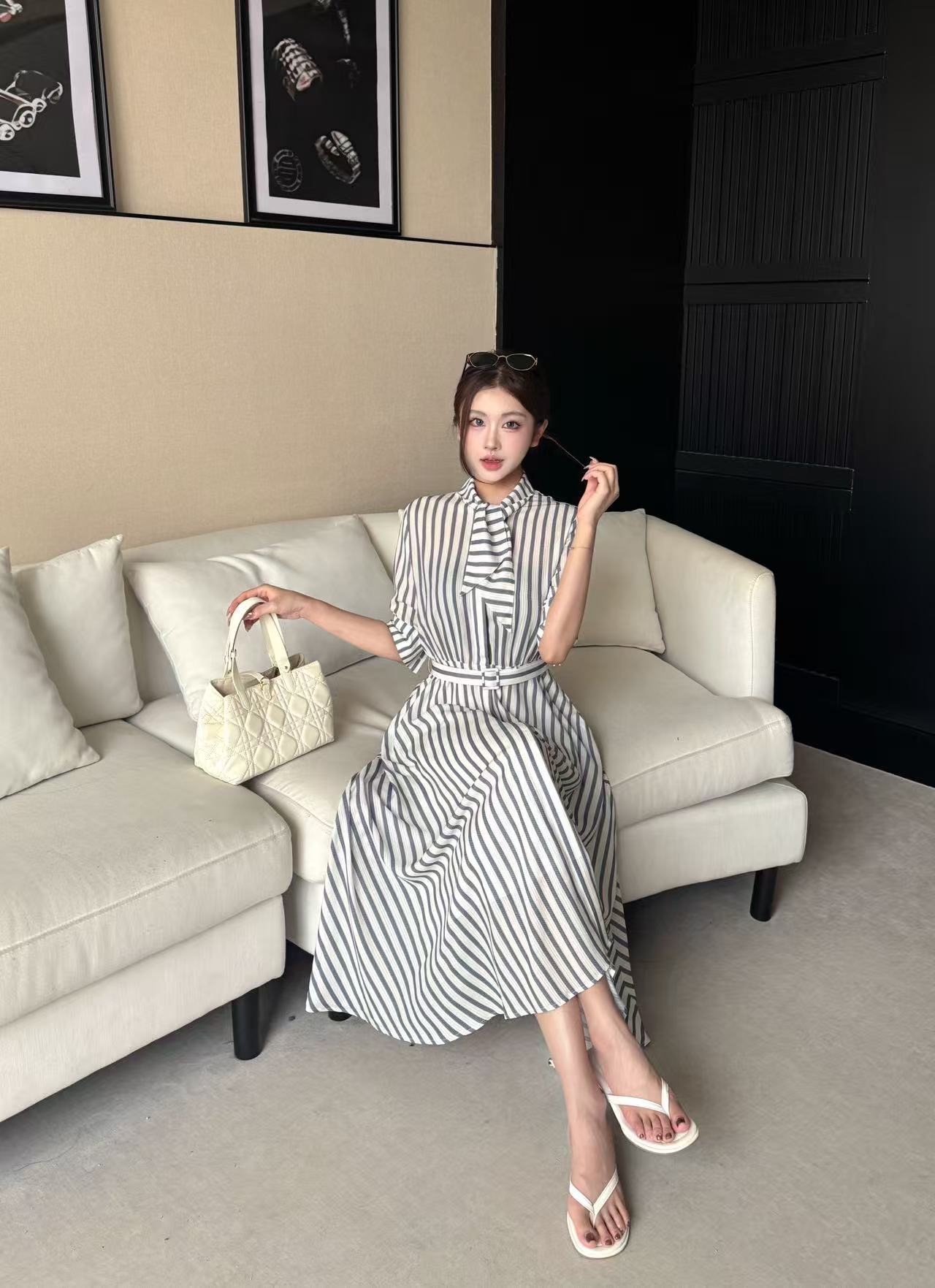 DIOR 上質なストライプ柄ドレス【50％割引+送料無料】