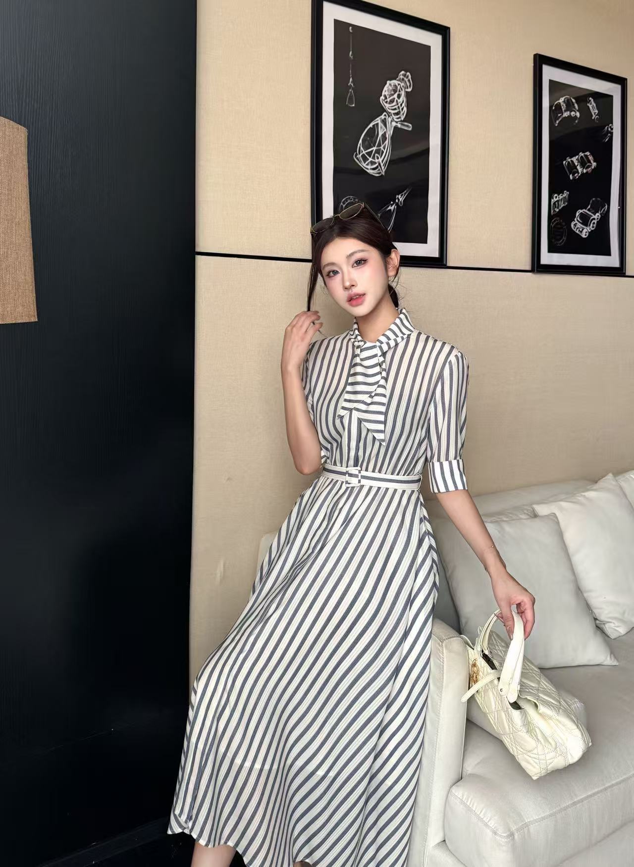 DIOR 上質なストライプ柄ドレス【50％割引+送料無料】