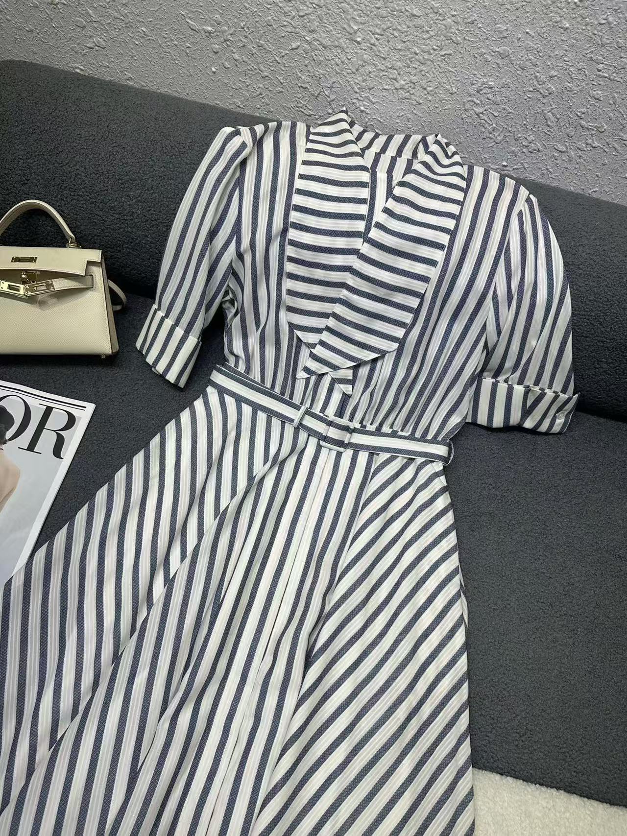 DIOR 上質なストライプ柄ドレス【50％割引+送料無料】