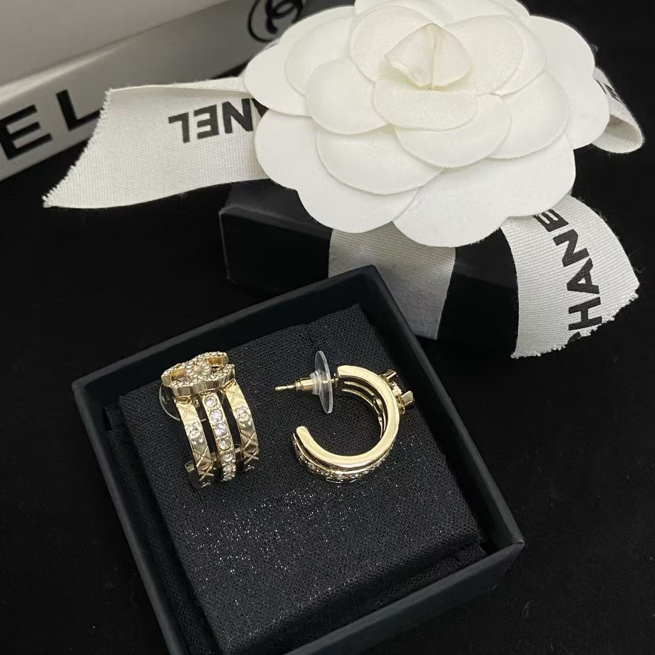 CHANE1 ダブルC ダイヤモンドセットイヤリング【50％割引+送料無料】