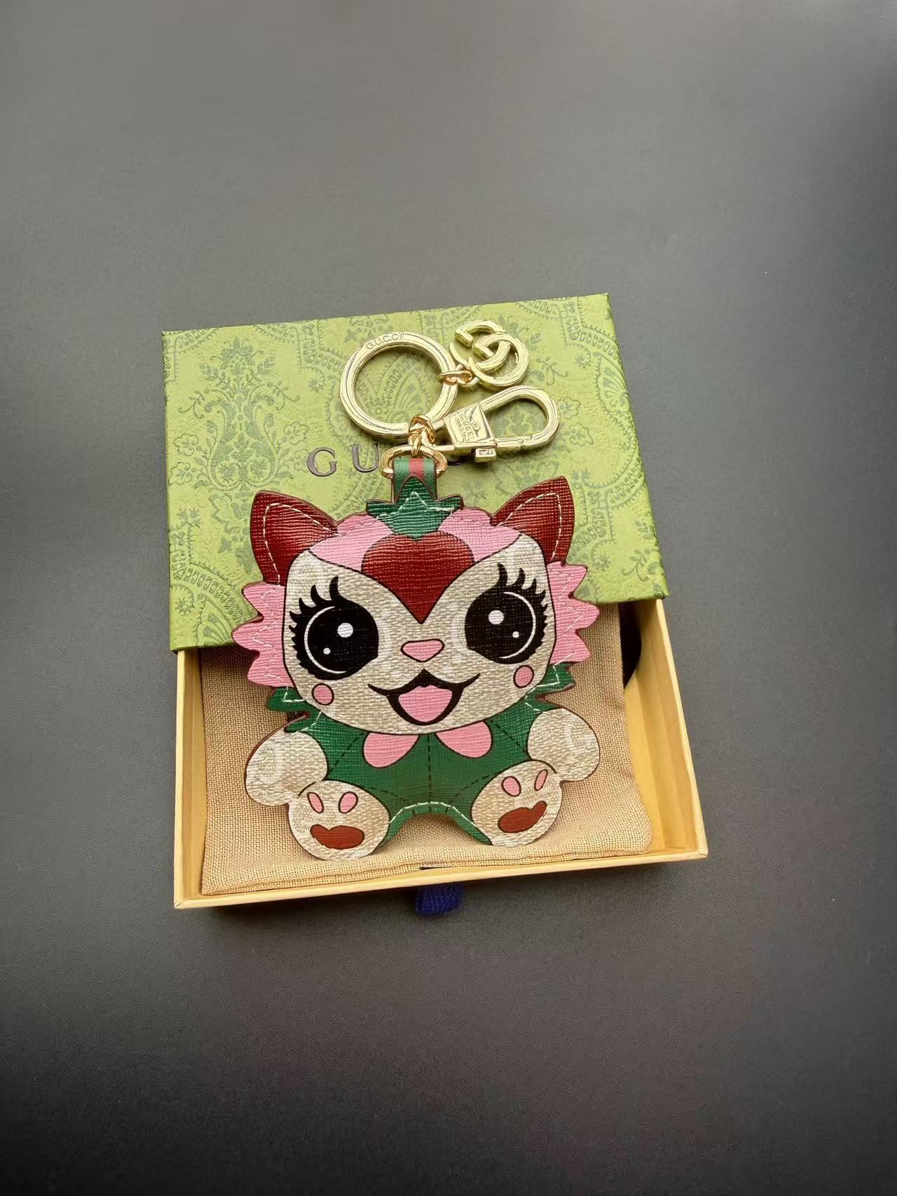 GUCC1 猫のキーホルダーチャーム【50％割引+送料無料】