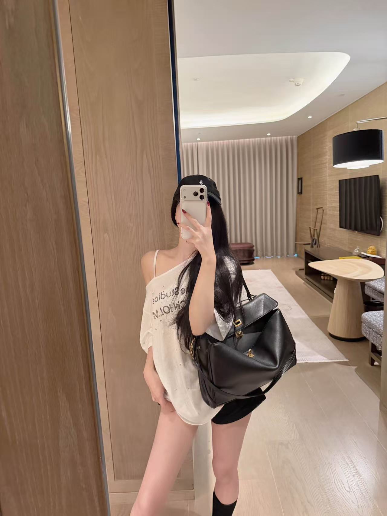 Acne Studiosオフショルダーラインストーン付き日焼け防止Tシャツ【50％割引+送料無料】