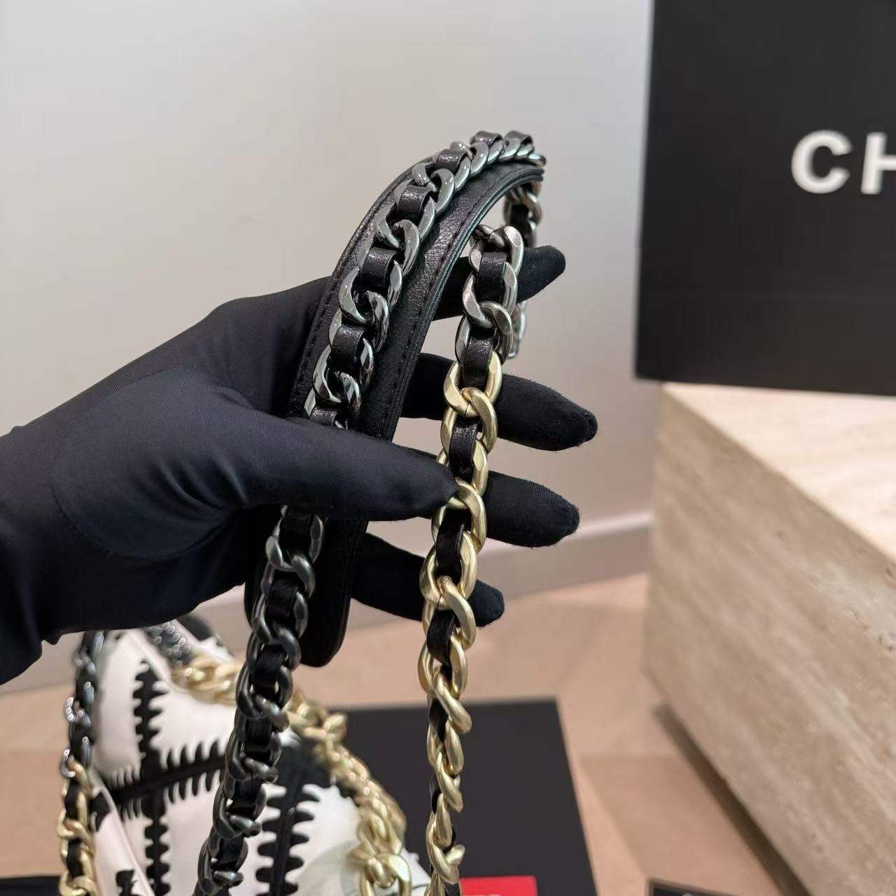CHANE1 チェック柄刺繍入りフラップバッグ【50％割引+送料無料】