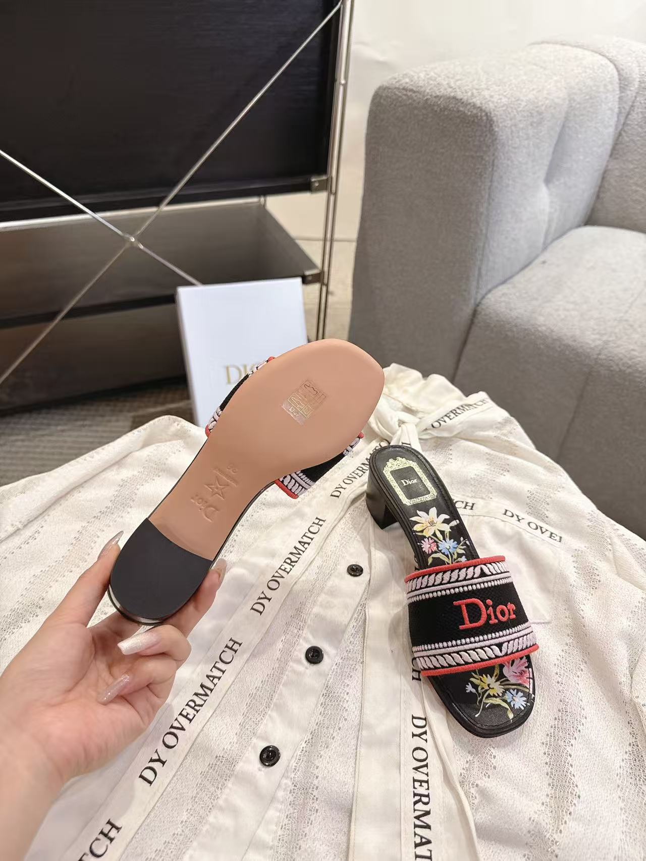 DIOR 高品質刺繍・プリント入り ローヒールシューズ【50％割引+送料無料】