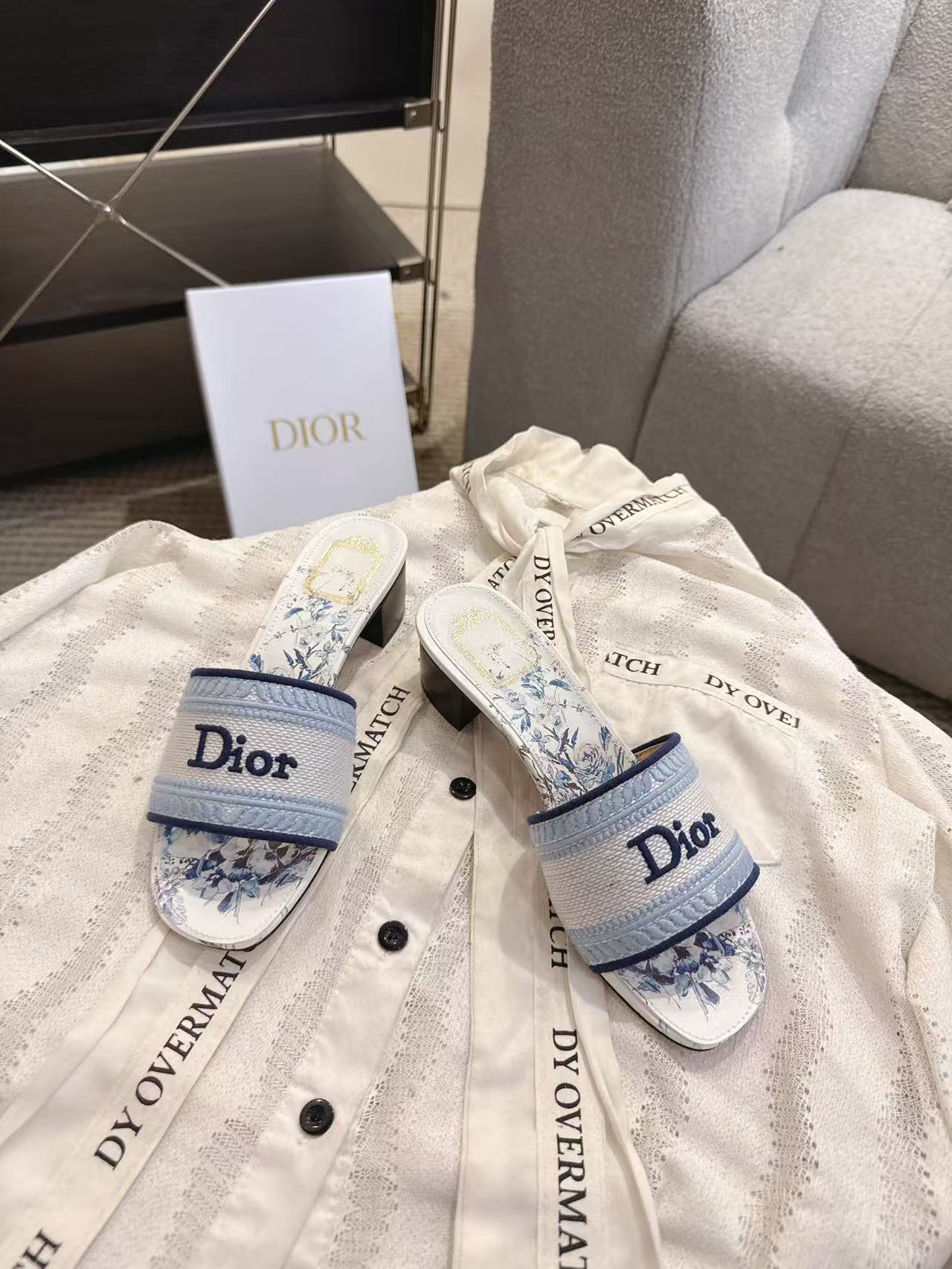 DIOR 高品質刺繍・プリント入り ローヒールシューズ【50％割引+送料無料】