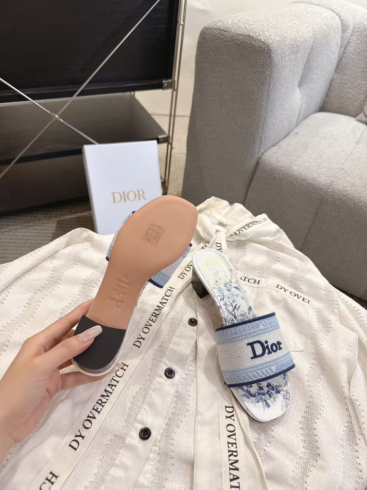 DIOR 高品質刺繍・プリント入り ローヒールシューズ【50％割引+送料無料】