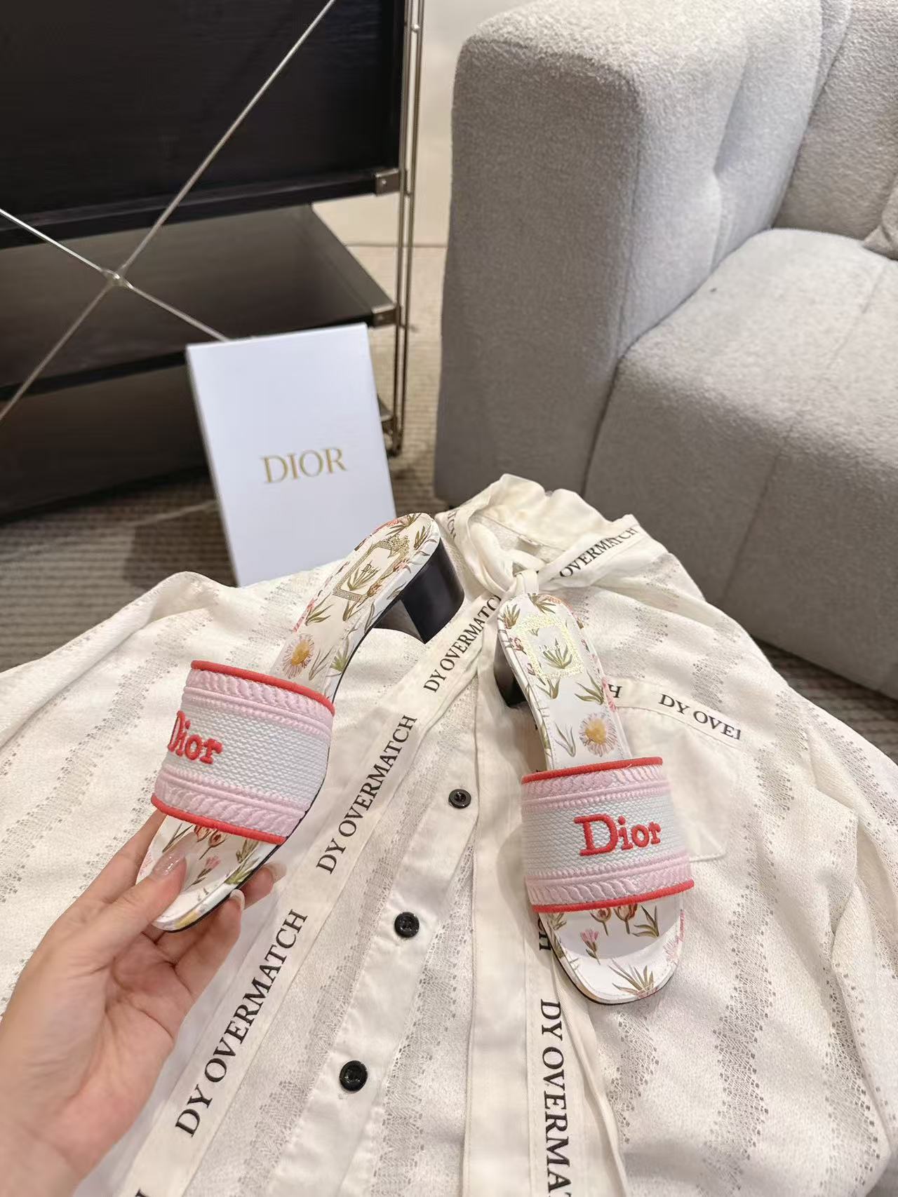 DIOR 高品質刺繍・プリント入り ローヒールシューズ【50％割引+送料無料】