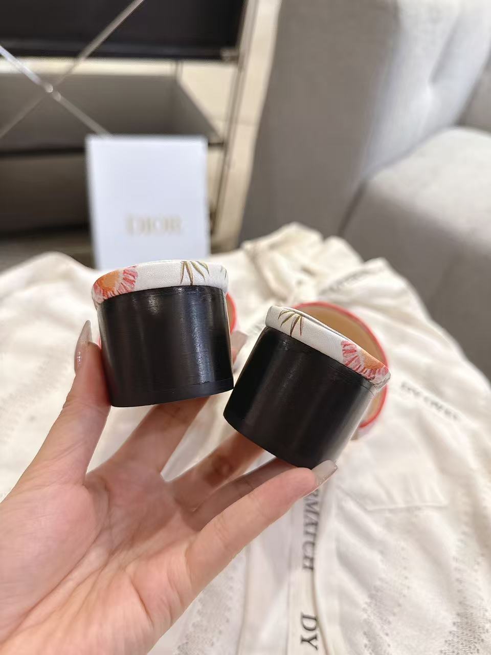 DIOR 高品質刺繍・プリント入り ローヒールシューズ【50％割引+送料無料】