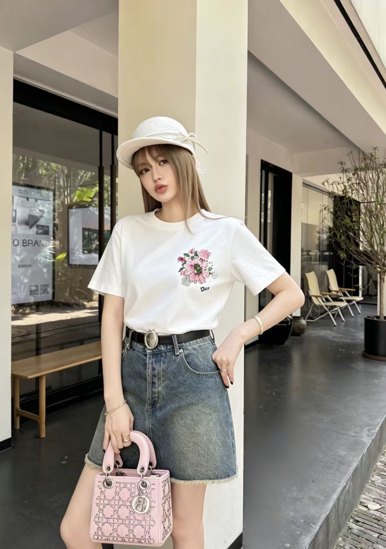 DIOR 花柄刺繍レタリングTシャツ【50％割引+送料無料】