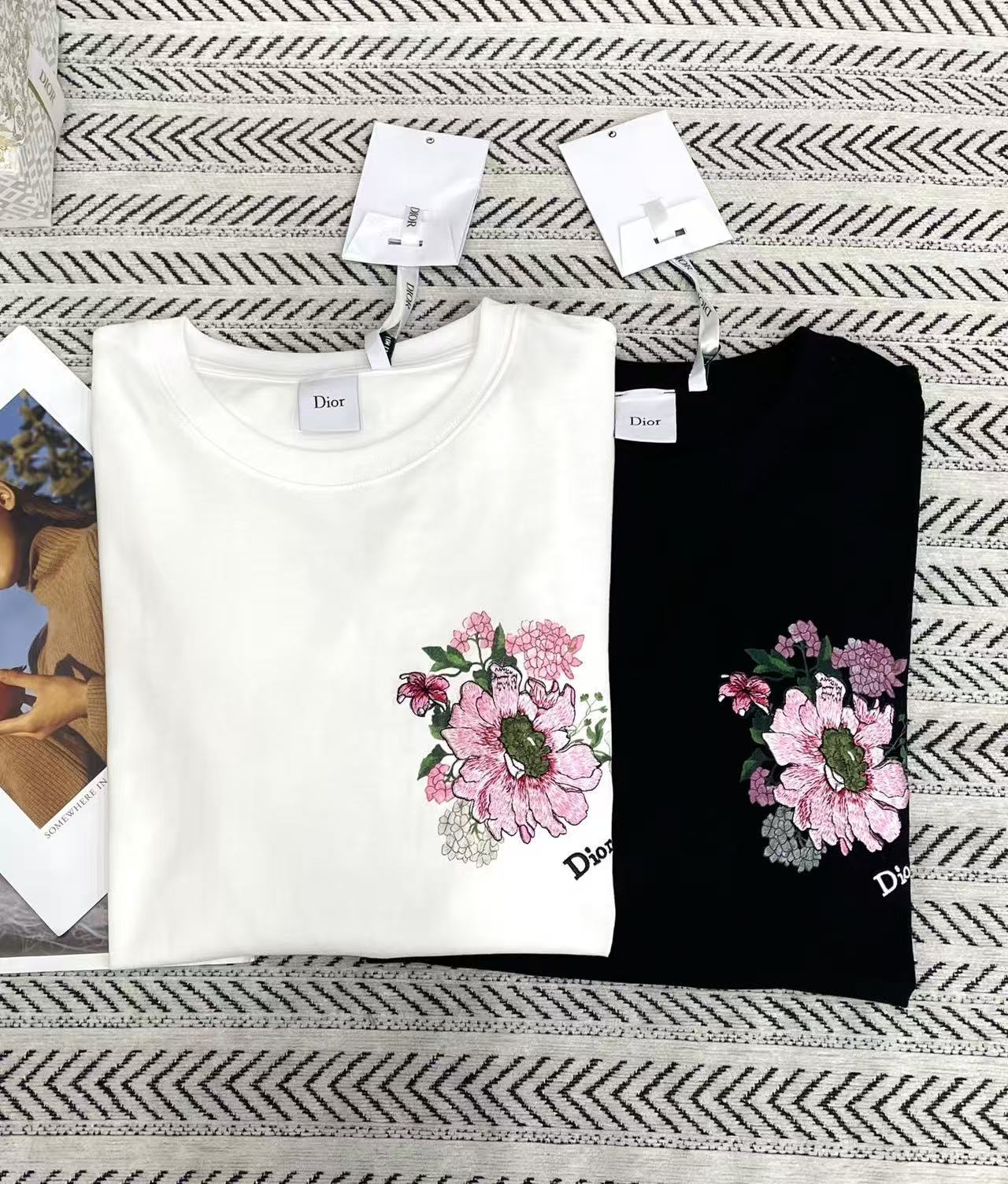 DIOR 花柄刺繍レタリングTシャツ【50％割引+送料無料】