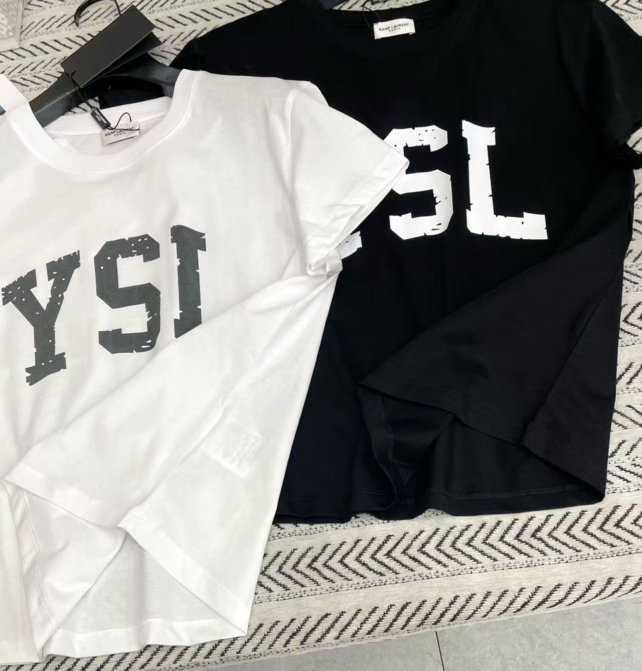 YSLのミニマルロゴTシャツ【50％割引+送料無料】