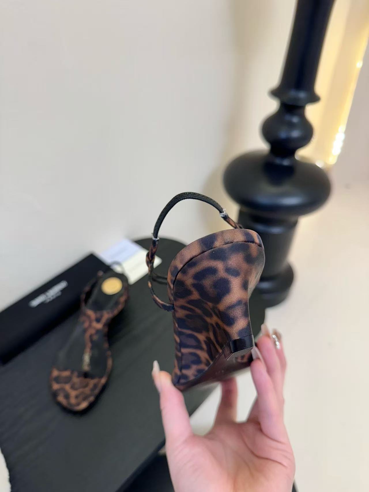 YSL 高品質シンプルローヒールシューズ【50％割引+送料無料】