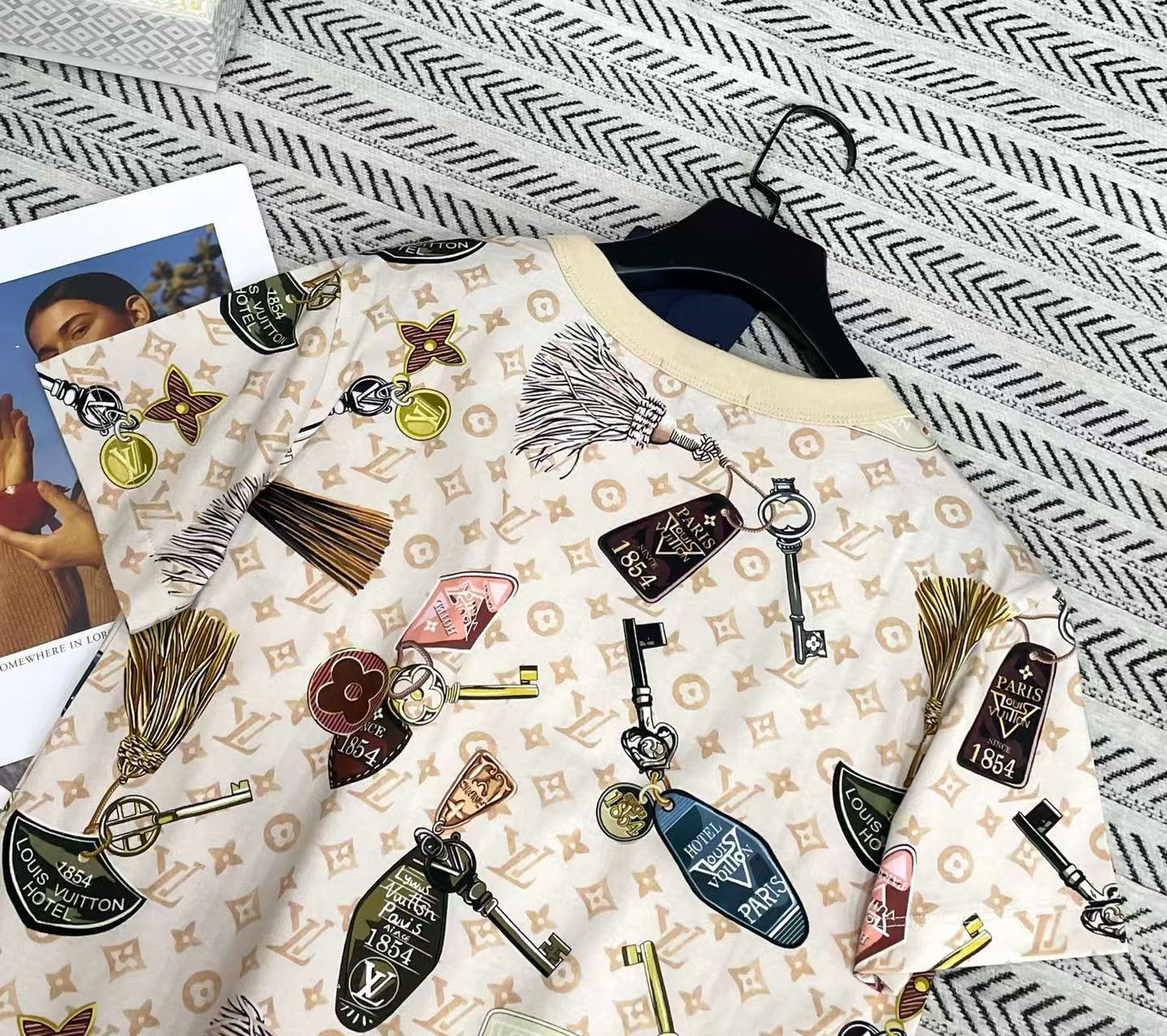 LVプリントTシャツ【50％割引+送料無料】